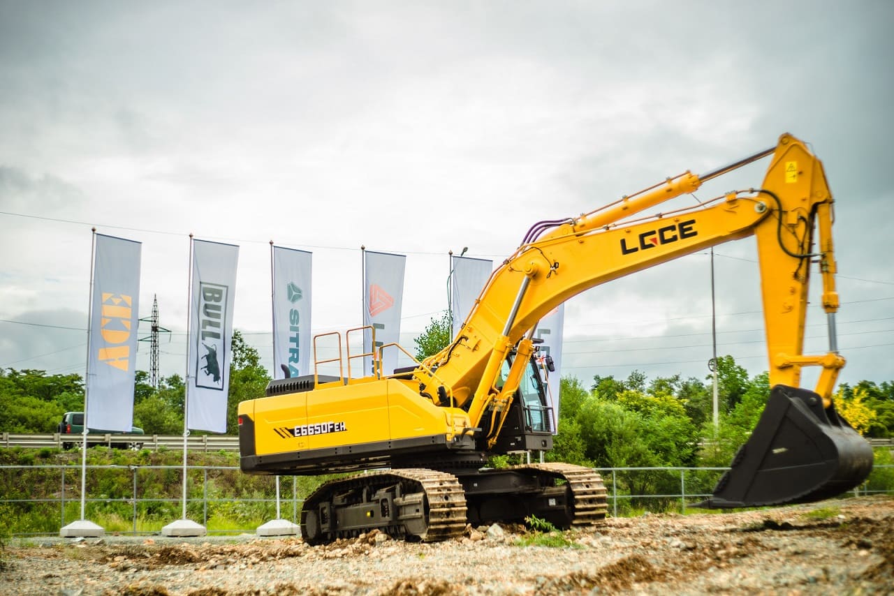 Экскаватор гусеничный LGCE E6650