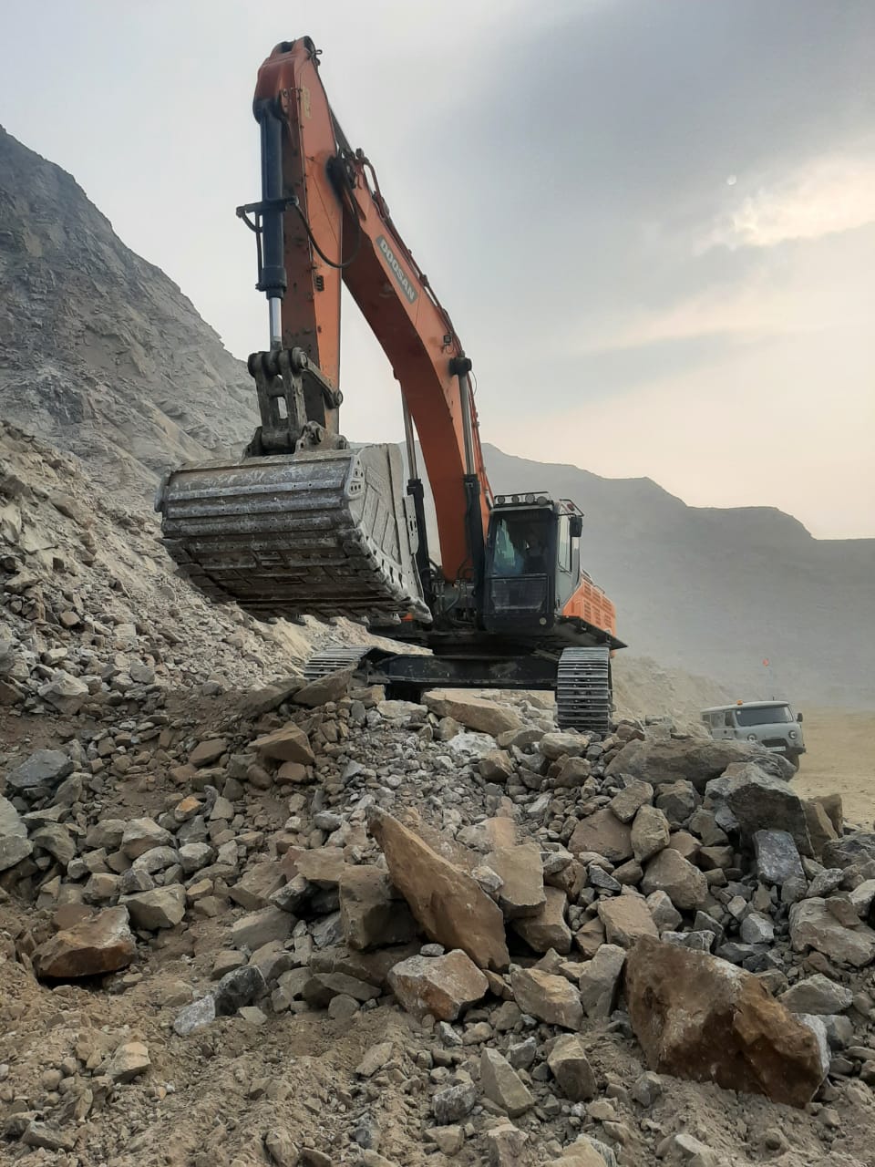 Экскаватор DOOSAN DX530LC-7M